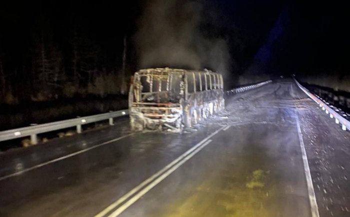 Пассажирский автобус китайского автопроизводителя полностью сгорел за десять минут / Фото: социальные сети