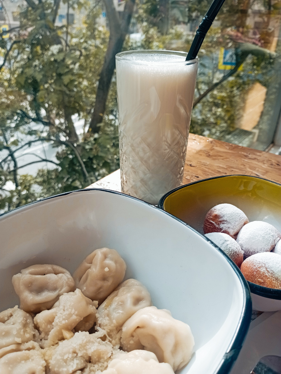 Лучшие пельмени с курицей и пармезаном "Итальянцы в России" и творожные пончики. 