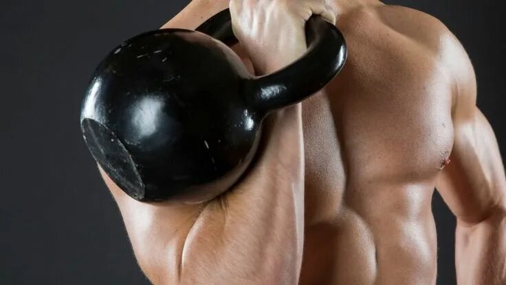 Почему мужчины до сих пор недооценивают гирю: простое объяснение и реальные плюсы