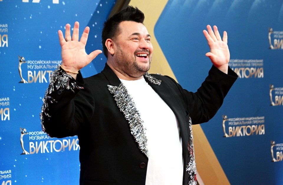    Сергей Жуков мило поздравил своего старшего сына с 15-летием: «Я смотрю на тебя. Любуюсь!» Евгения ГУСЕВА