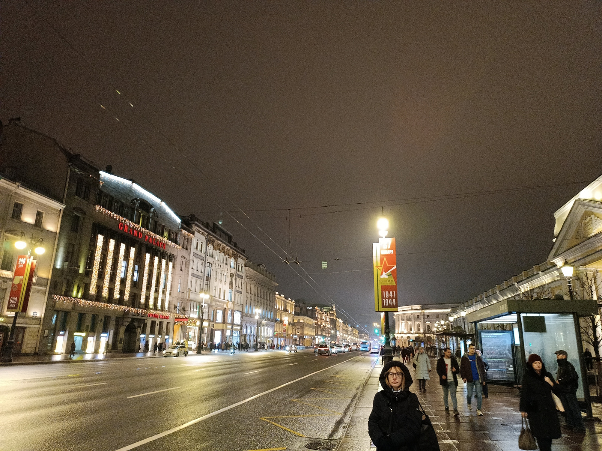 ночью и зимой на Невском