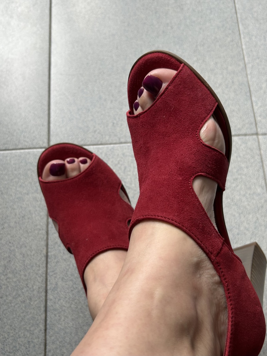 «В конечном счете многомиллионная индустрия моды на что направлена? На красоту души!» (с) новые босоножки автора 