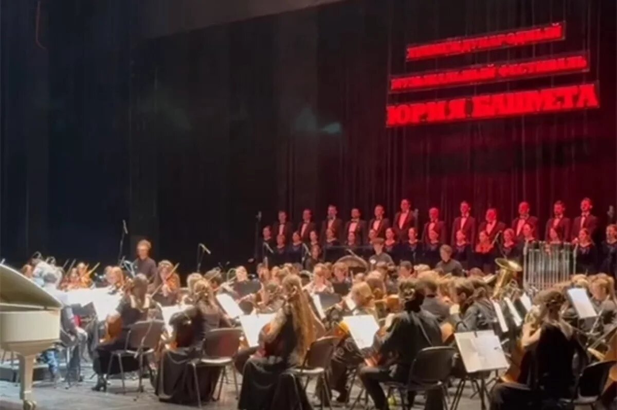    Уже 17 лет подряд на Ярославскую землю приезжают поклонники музыки из разных уголков страны и даже из-за границы.