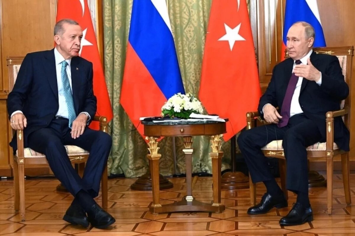    Путин и Эрдоган обсудили инициативу РФ о прямых переговорах с Украиной