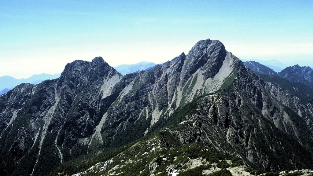 Юйшань является частью горной цепи, проходящей через весь остров.