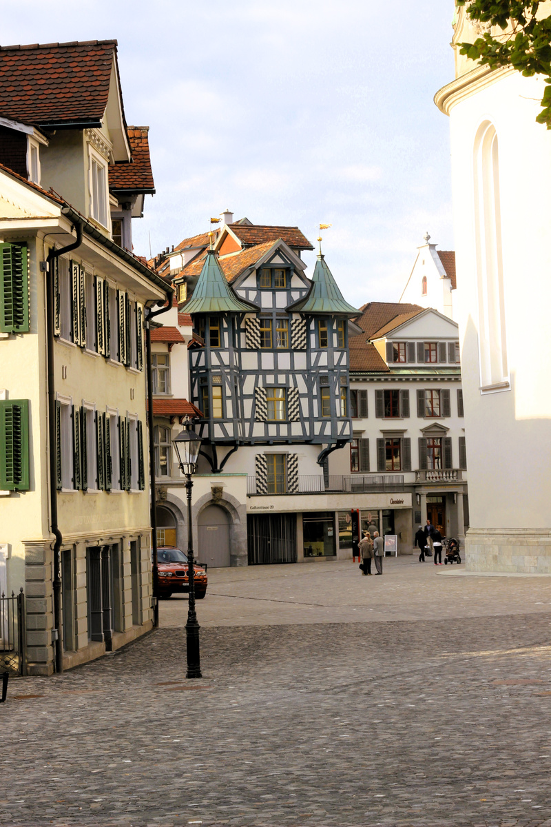 Дом с эркерами