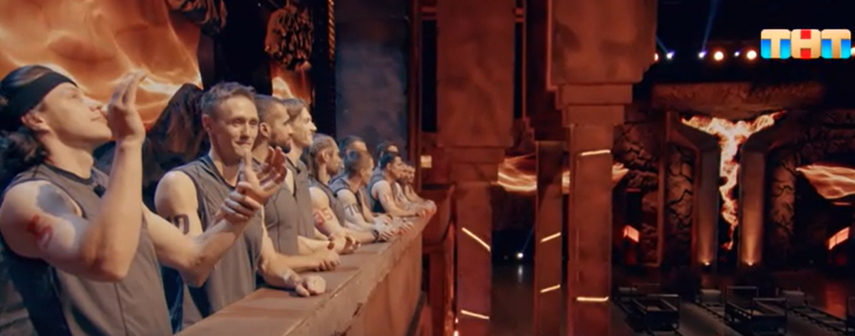 Кадр из шоу "Титаны" 11.05.2025