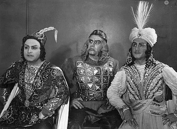 Веденецкий гость- Павел Лисициан, Варяжский гость- Иван Петров, Индийский гость- Соломон Хромченко