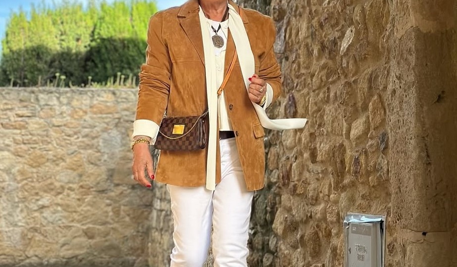 10 способов носить белые джинсы этим летом – от повседневного до элегантного