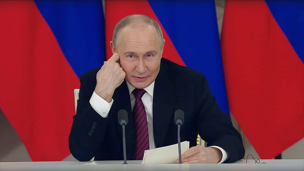    Владимир Путин перед заявлением взял много времени на размышление.
