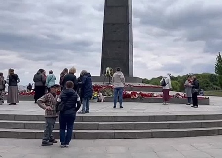    Украинцам запрещали слушать песни военных лет на День Победы