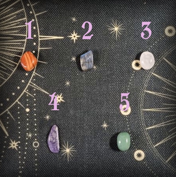 1. Яшма 2. Лабрадор 3. Горный хрусталь 4. Чароит 5. Авантюрин