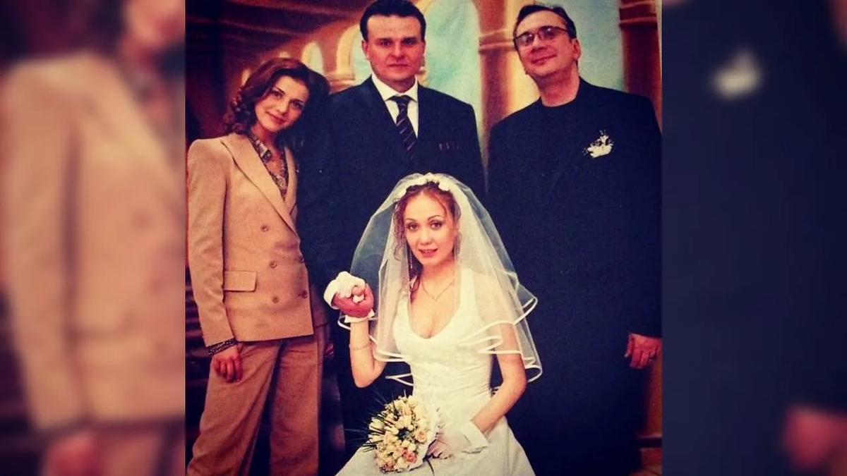 Меладзе и Седокова на свадьбе украинской исполнительницы Евгении Власовой и продюсера Дмитрия Костюка, первая половина 00-х. 