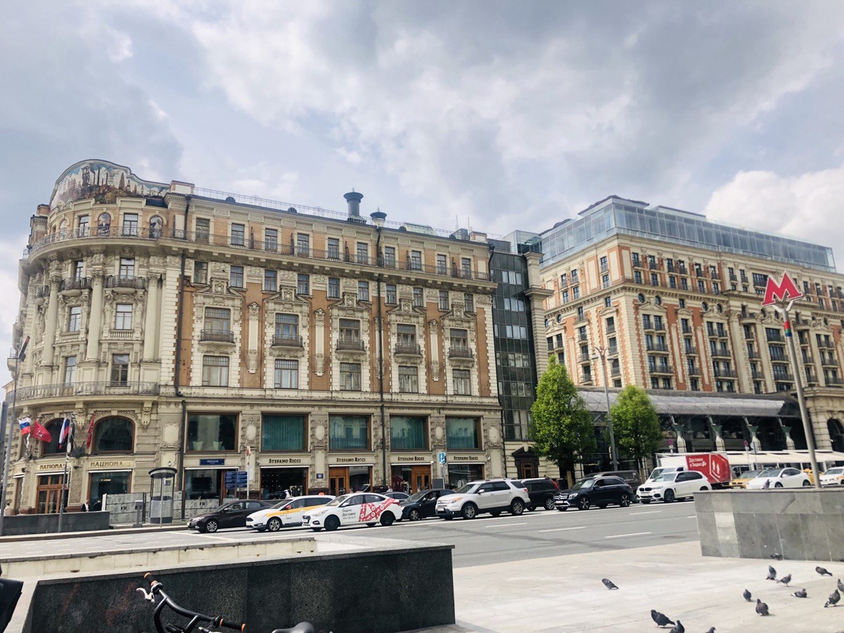 Гостиницы Националь и The Carlton Moscow. Фото автора.