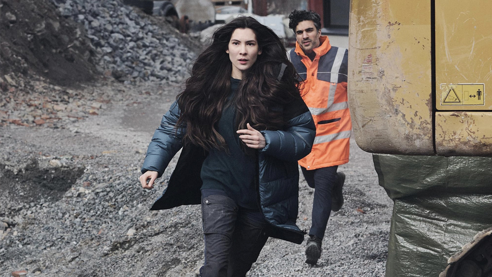 Кадр из сериала "Стеклянный купол"