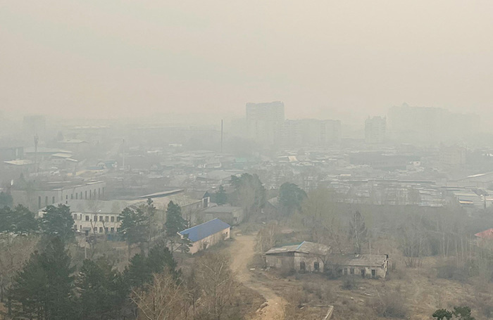   Смог в Чите в результате лесных пожаров.Анастасия Забелина/ТАСС