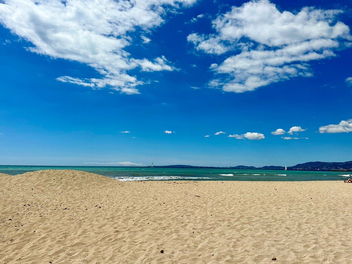 Видно море. Фото из архива автора.