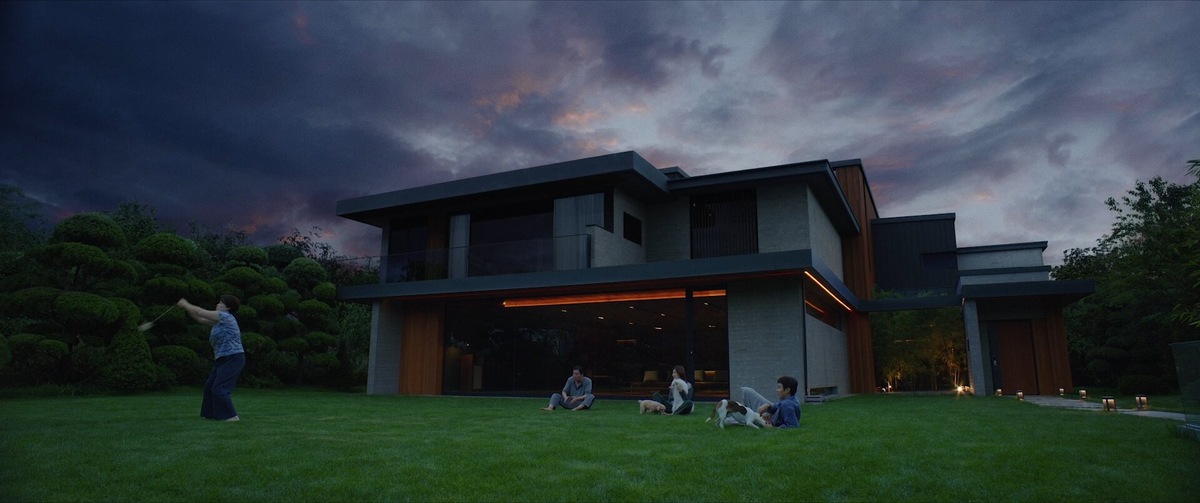 Кадр из фильма "Паразиты" | Кинопоиск