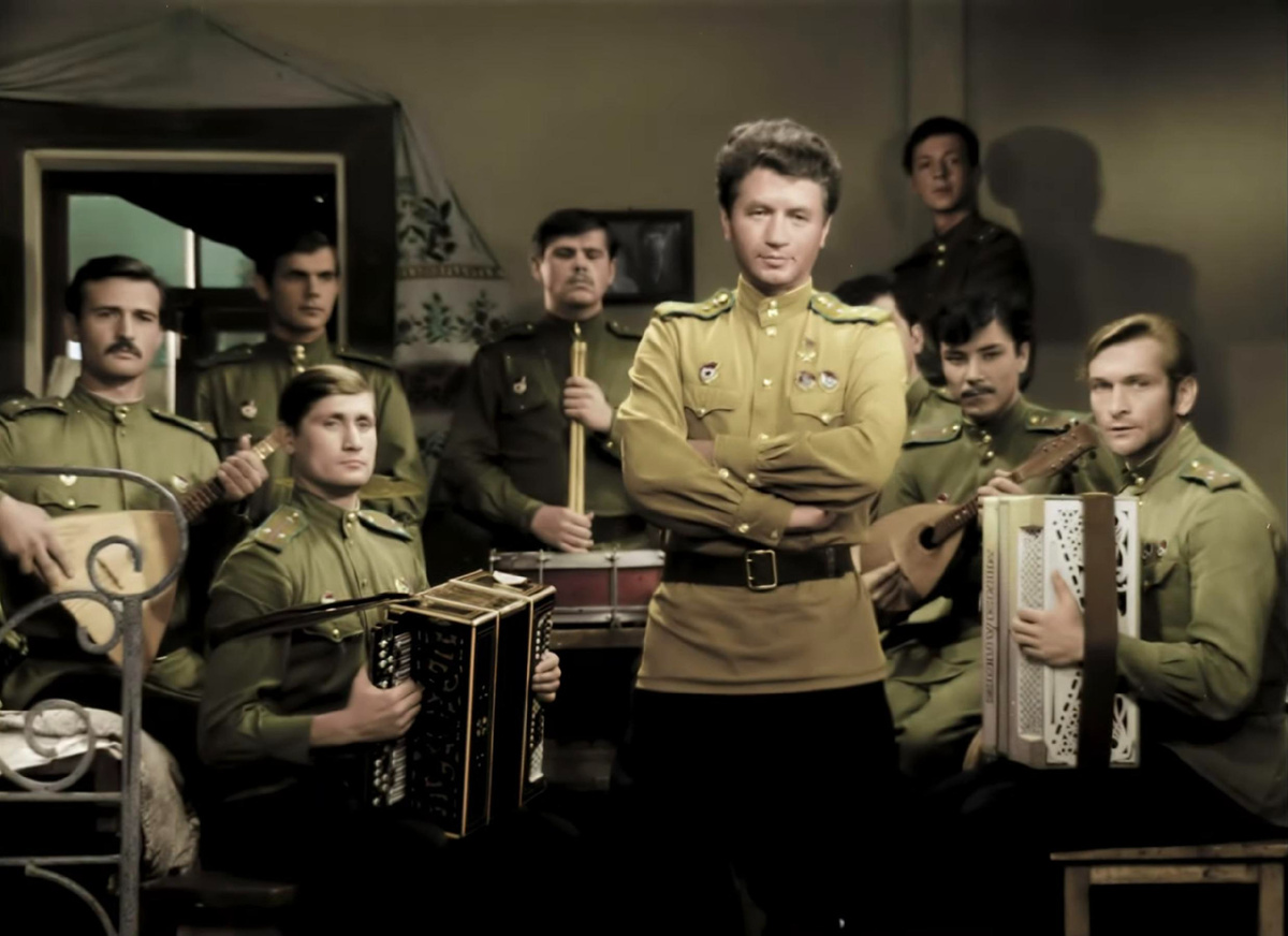 Кадр из кф" В бой идут одни старики "