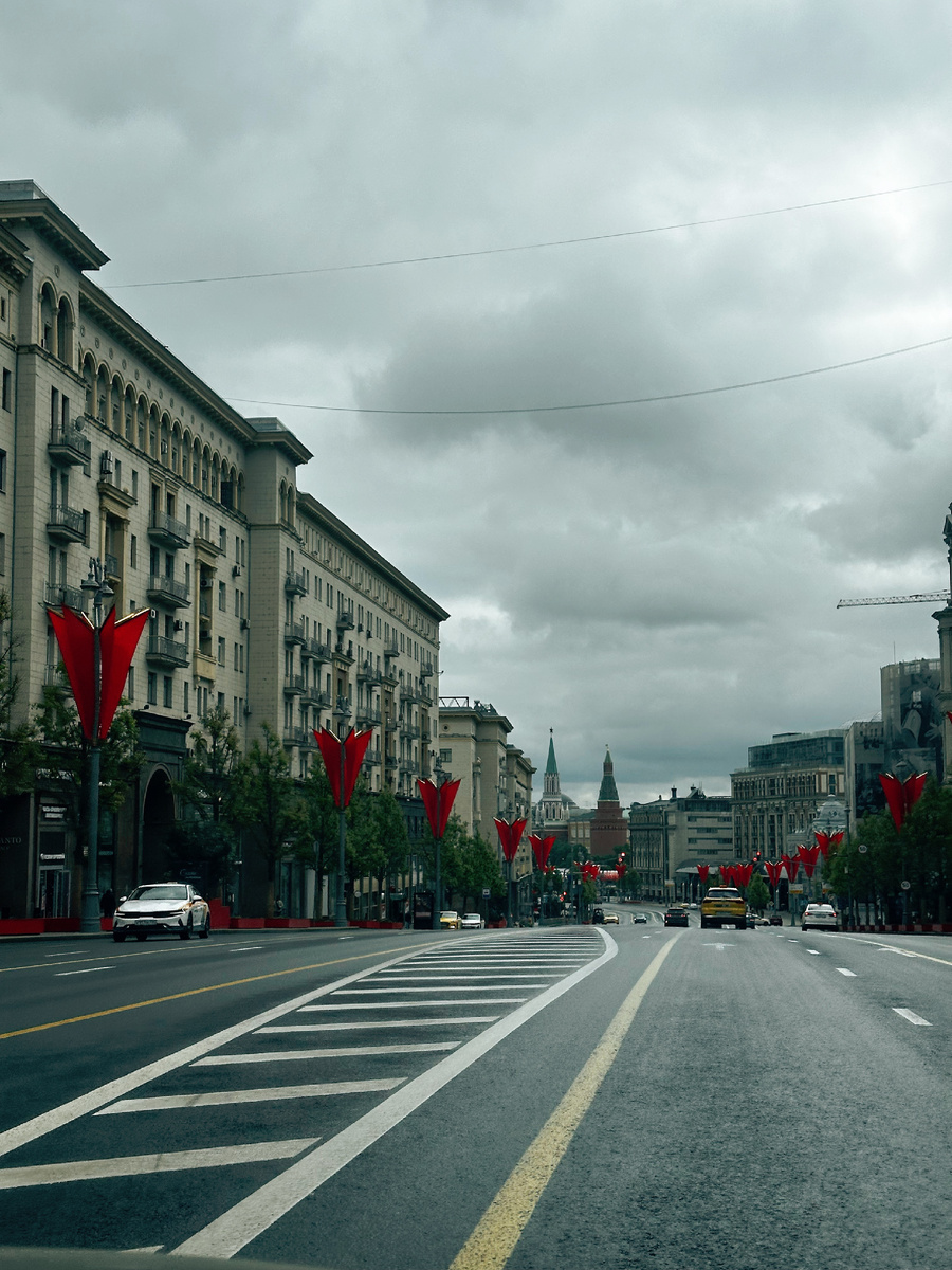 Пока вот так. Мы все в куртках и пальто, но еще немножко, и я уверена столбик термометра и прогноз погоды начнет радовать. 