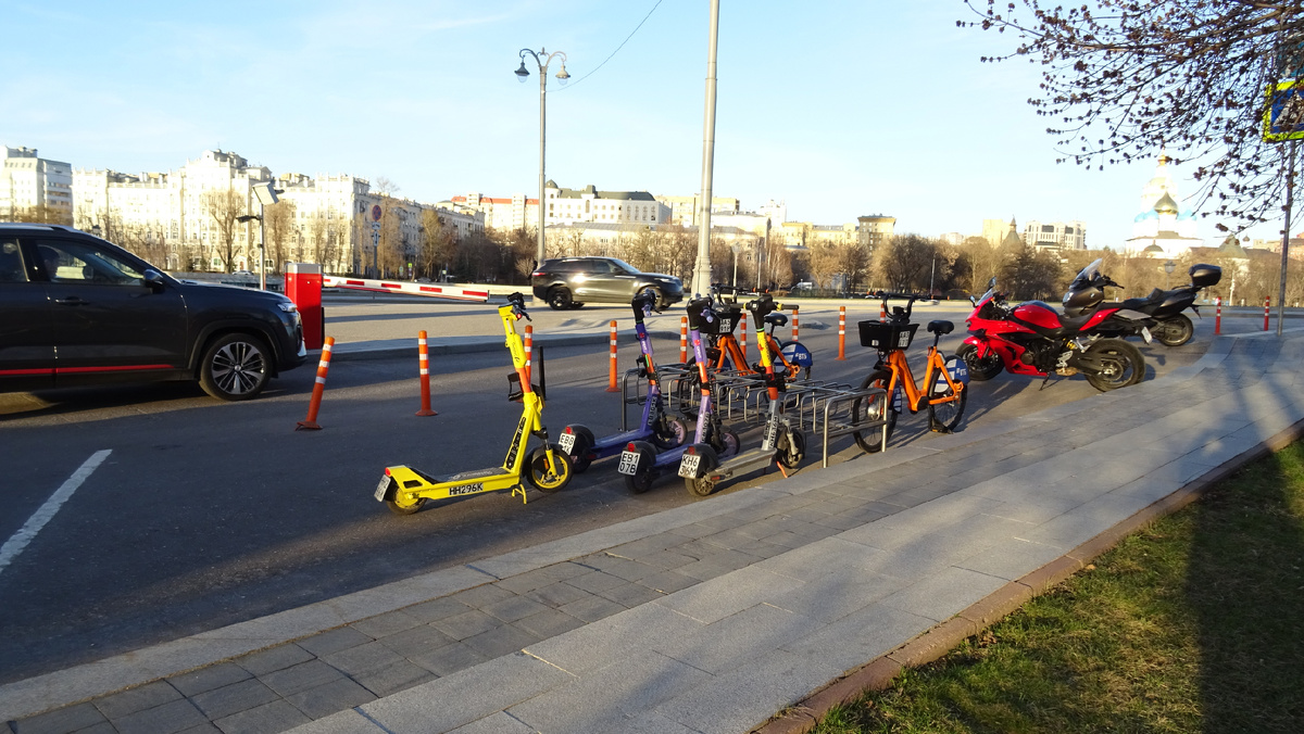 Аренда электросамокатов в Москве в 2025: ограничения, изменения, штрафы пользователей СИМ