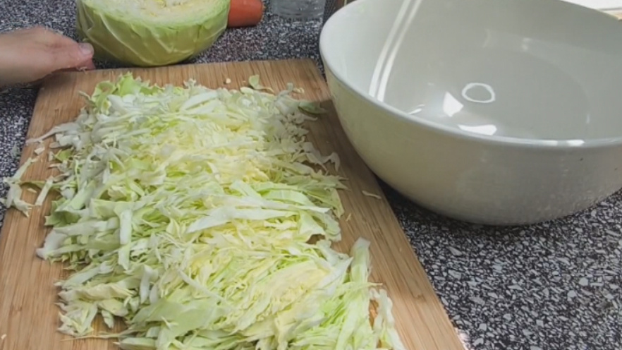 Вкусный салат из обычной капусты