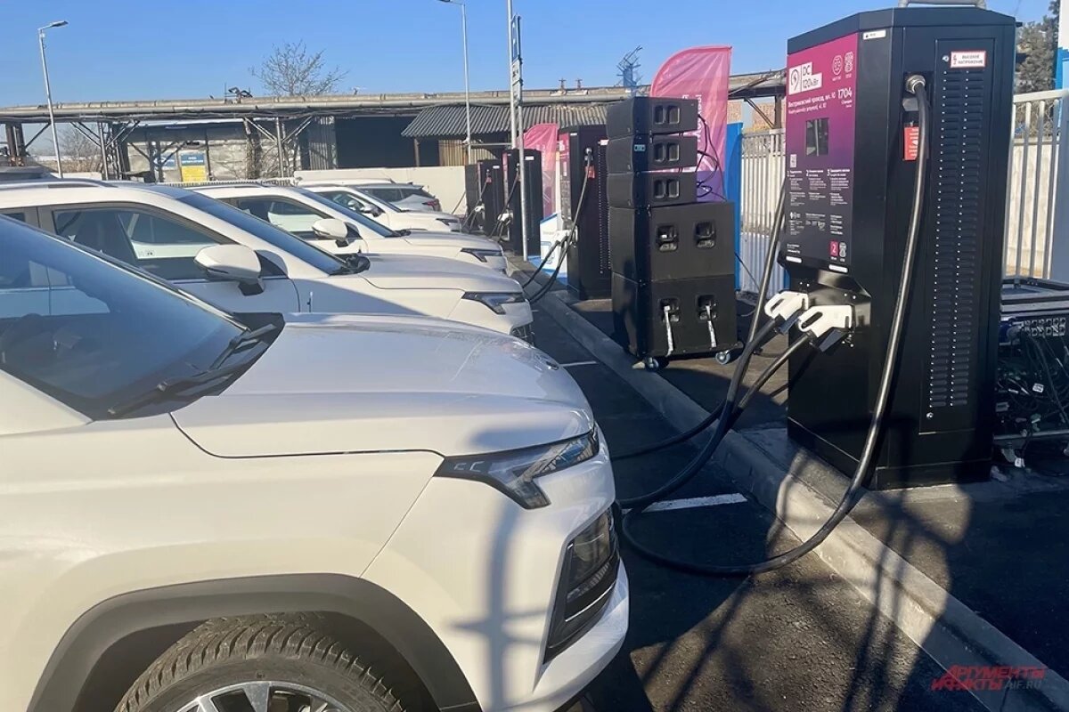    Зарядка для электромобилей в Петербурге оказалась дороже, чем в Москве