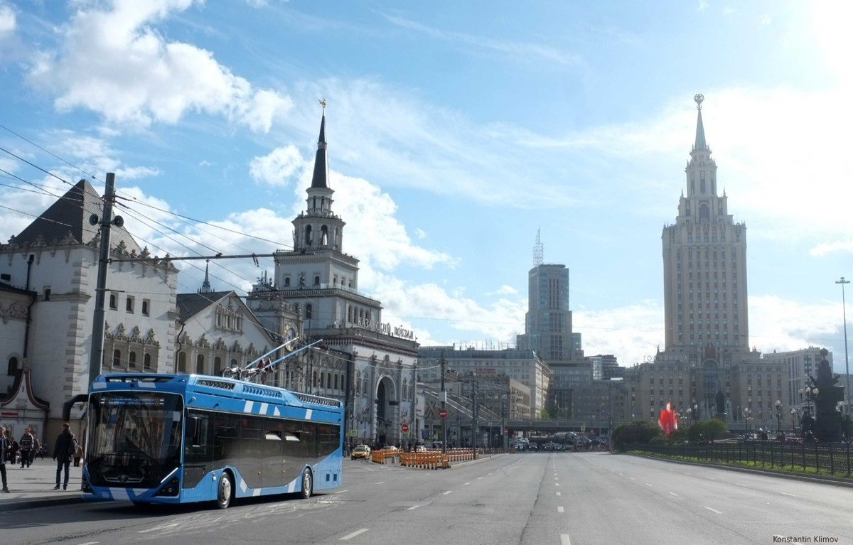 На Комсомольской площади