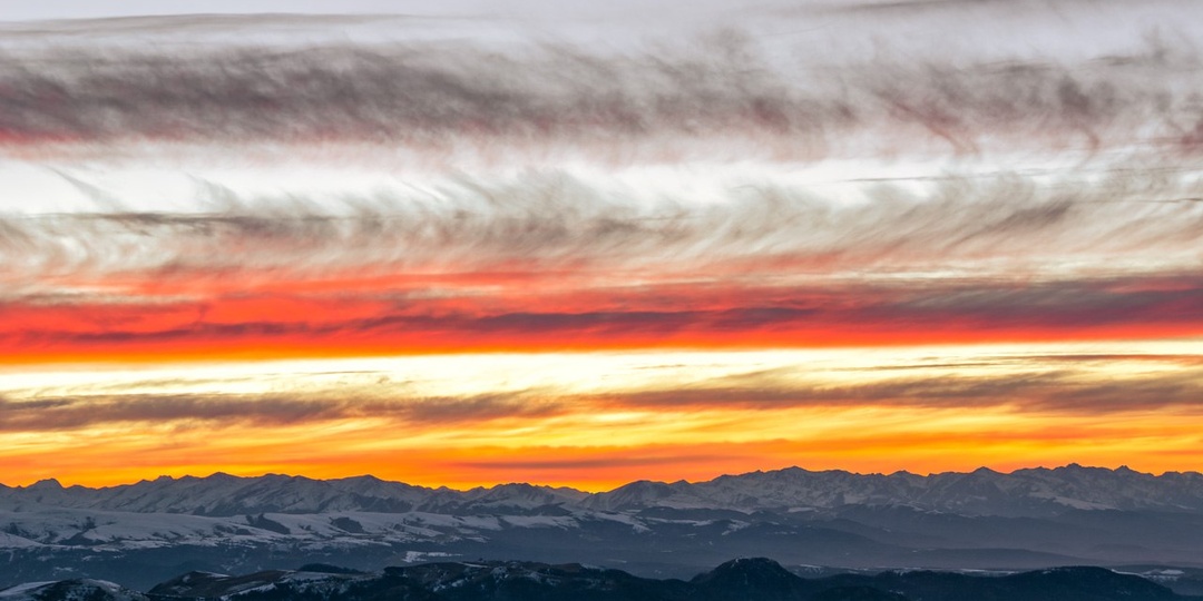 Закат горящего неба