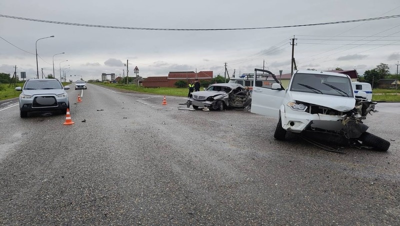    ДТП с участием трёх автомобилей произошло в Ипатовском округе Фото: УГИБДД ГУ МВД России по Ставропольскому краю