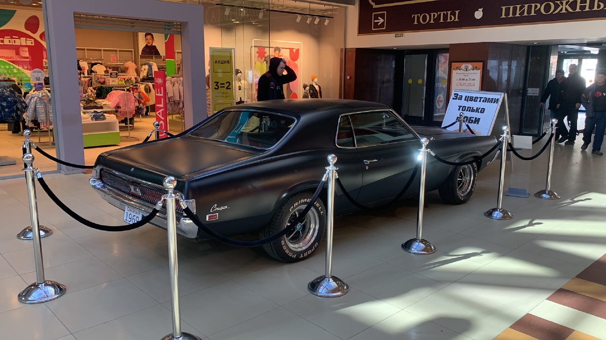 Мощь, стать и элегантность в одном 5-ти метровом флаконе. Фото автора.