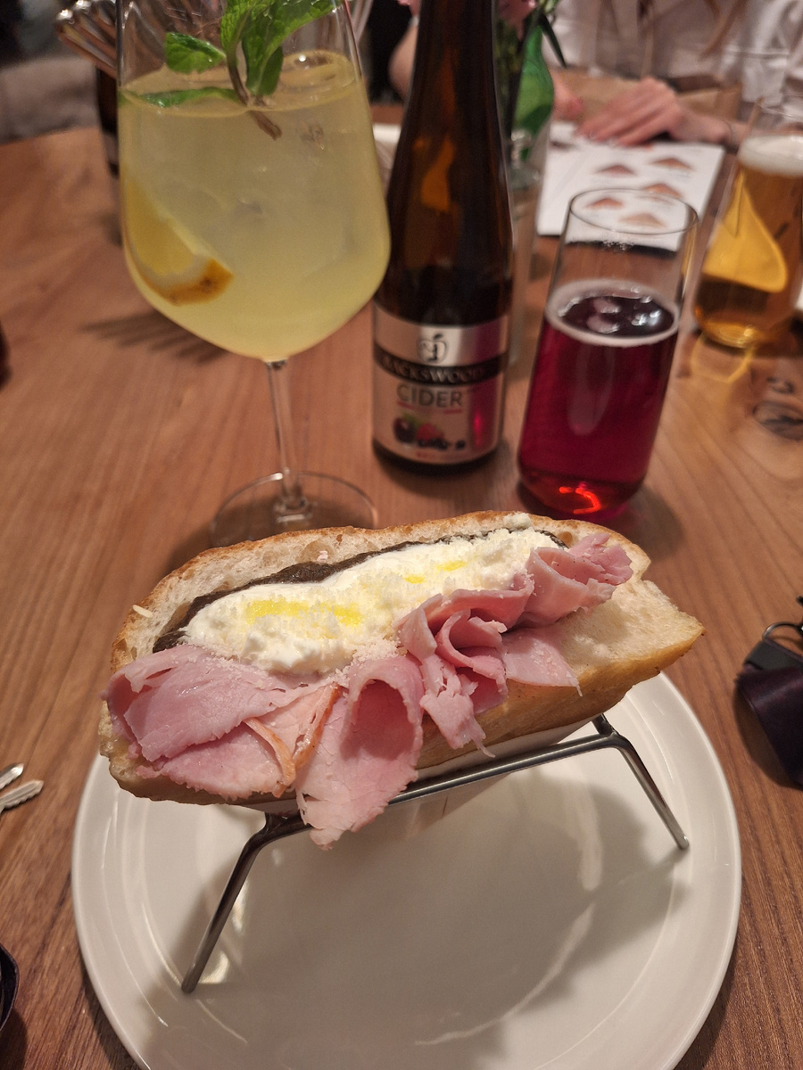 Кулек с прошутто котто - 690 руб.