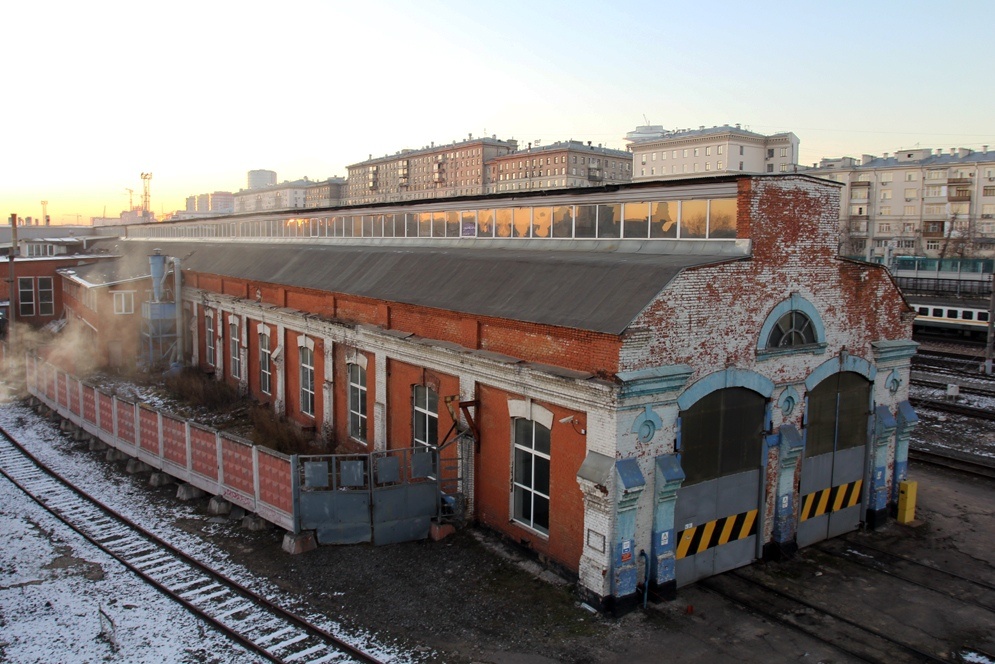 Вагонное депо Киевского вокзала ЛВЧД-15 (малярный цех, колёсный цех и другие подразделения). Построено в 1915-м году. Автор фото - автор канала в Дзене "Романтика окраин".