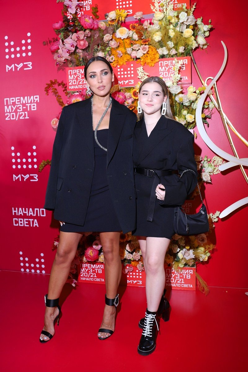    Алсу с дочерью