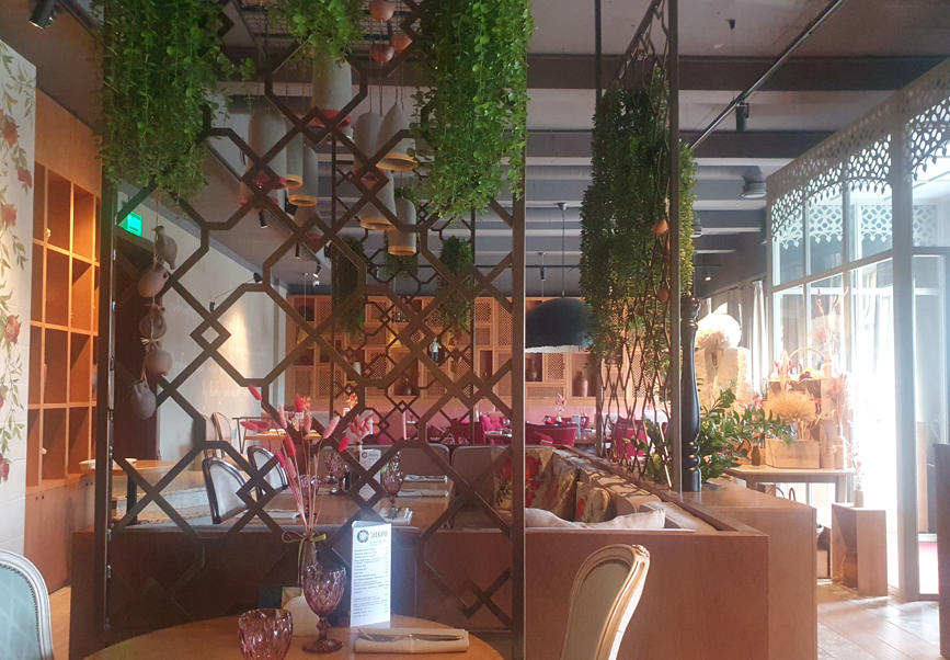 Внутри ресторана "Этери