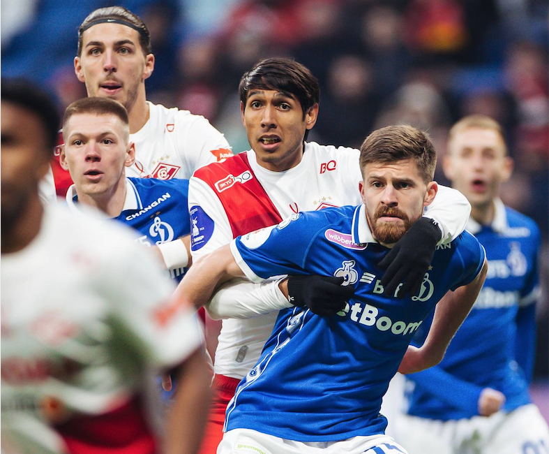 «Динамо» обыграло на финише сезона «Спартак» (2:0) и поменялось с ним местами в турнирной таблице. Но обе команды далеки от титула