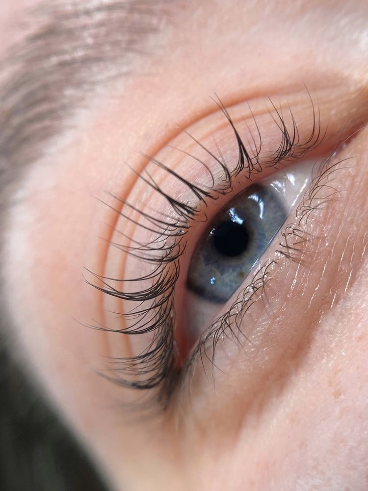 Больше фотографий работ на сайте студии Permanent by Giza Kogan