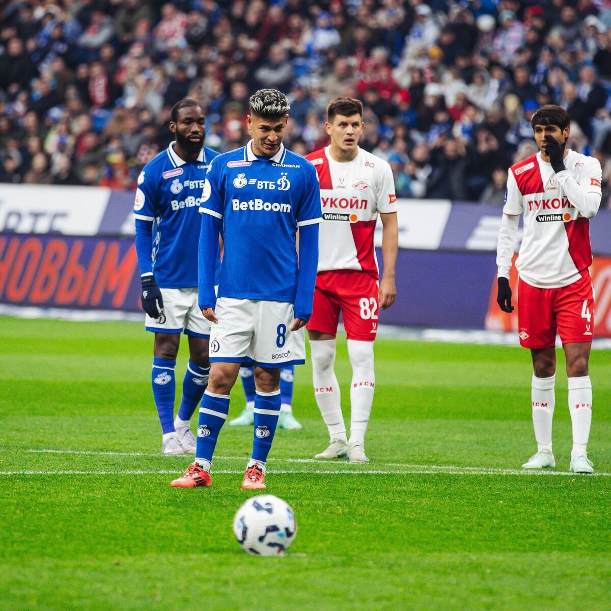 Через мгновенье Карраскаль реализует пенальти. Фото тг-канал "Динамо"