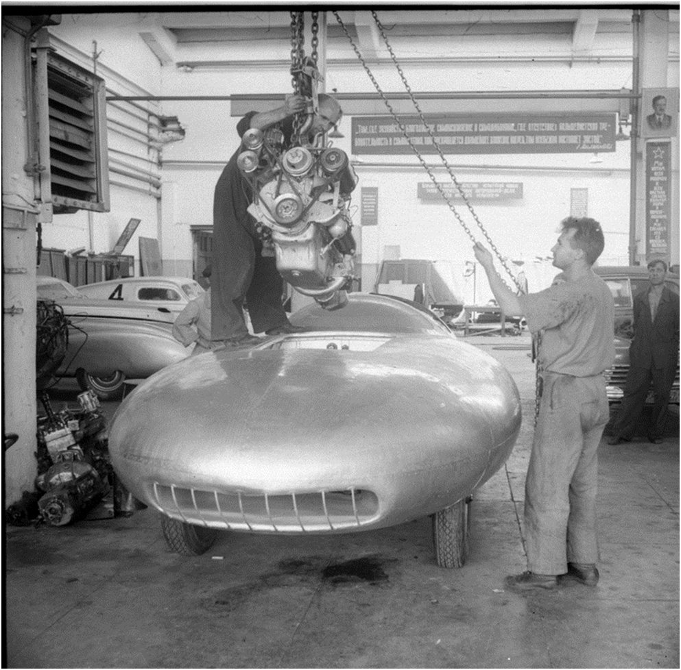 "Торпедо-ГАЗ", установка мотора