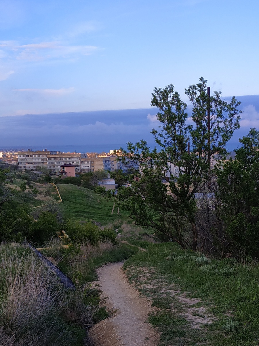 По этой дорожке поднимались - опускались. Фото автора. 