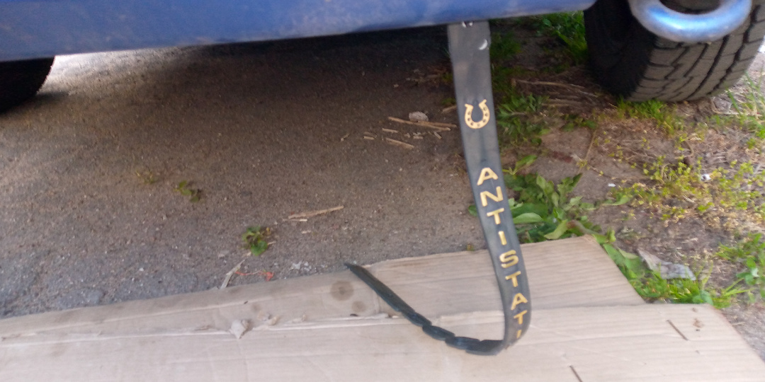 Установил антистатик на Ладу Гранту наконец то за шесть лет..!