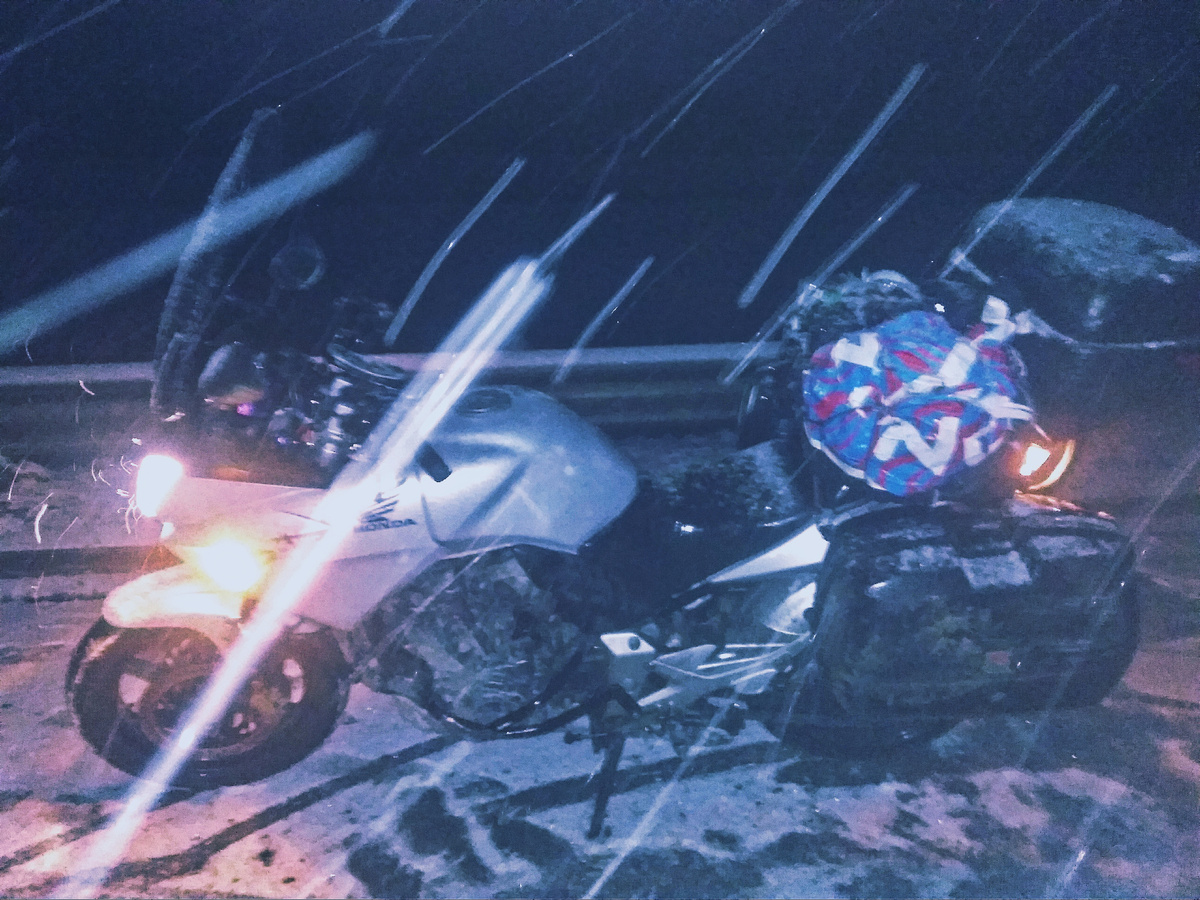 Ночью в снегопад на трассе