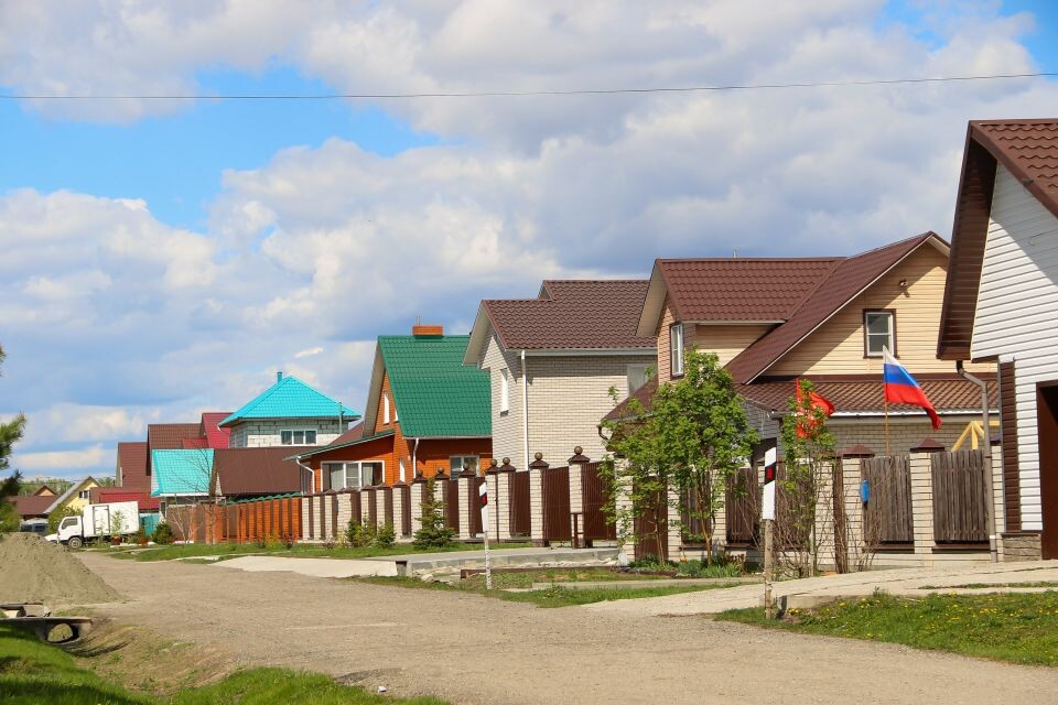    Барнаульский поселок Сибирская Долина. Май 2025 года. Источник: Виталий Барабаш