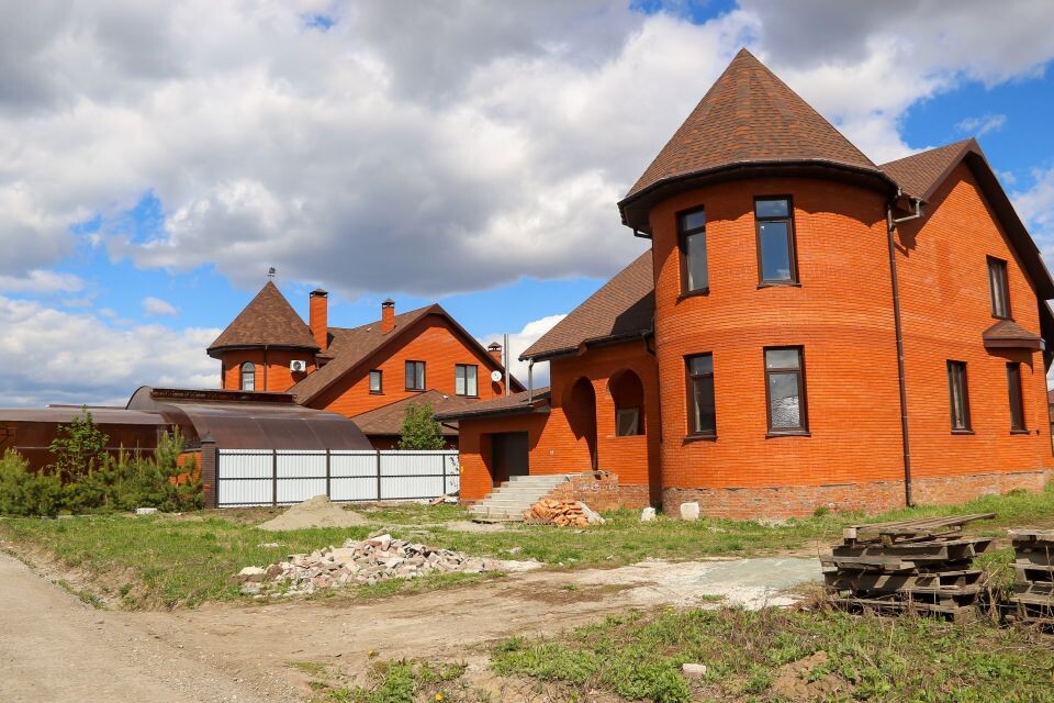    Барнаульский поселок Сибирская Долина. Май 2025 года. Источник: Виталий Барабаш