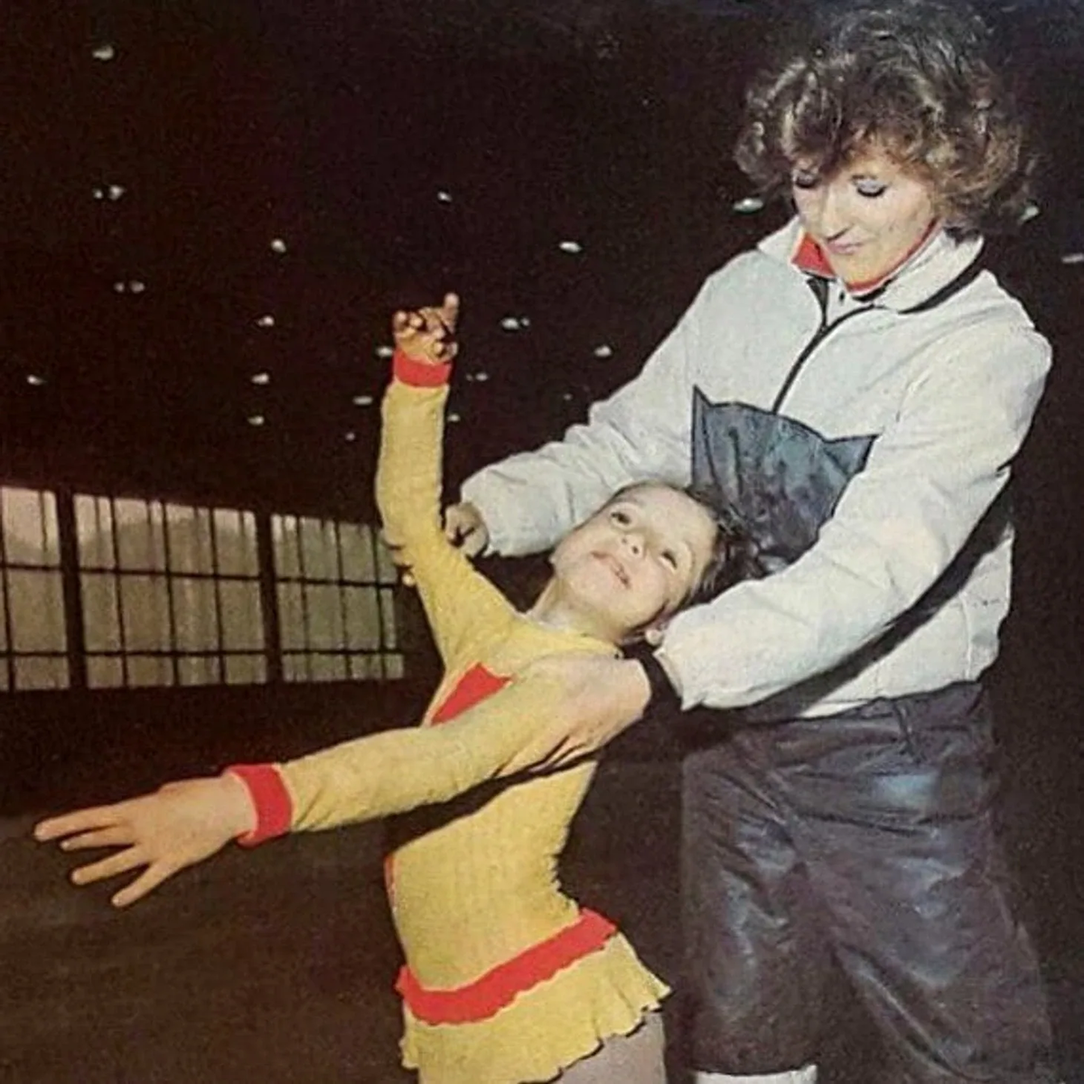 
Семья неспортивная. Мама трудилась инженером на автомобильном комбинате, а отец занимал должность преподавателя в колледже.