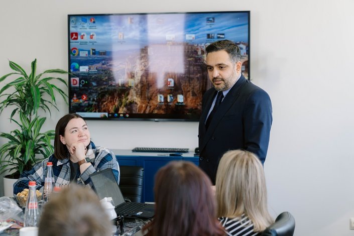    Дхананджаи Бгахат