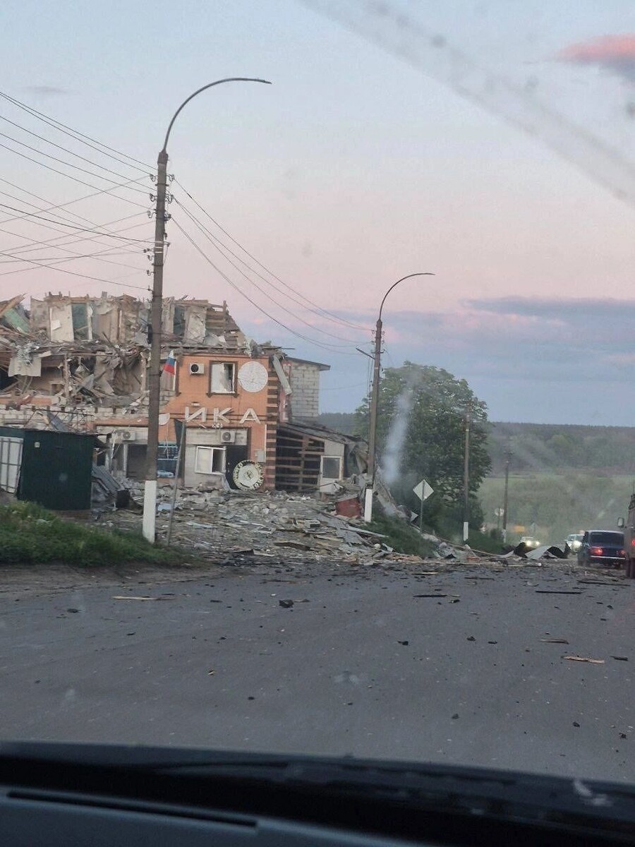 ВСУ нанесли удар по Рыльску: разрушена гостиница, есть раненые. Фото: Baza