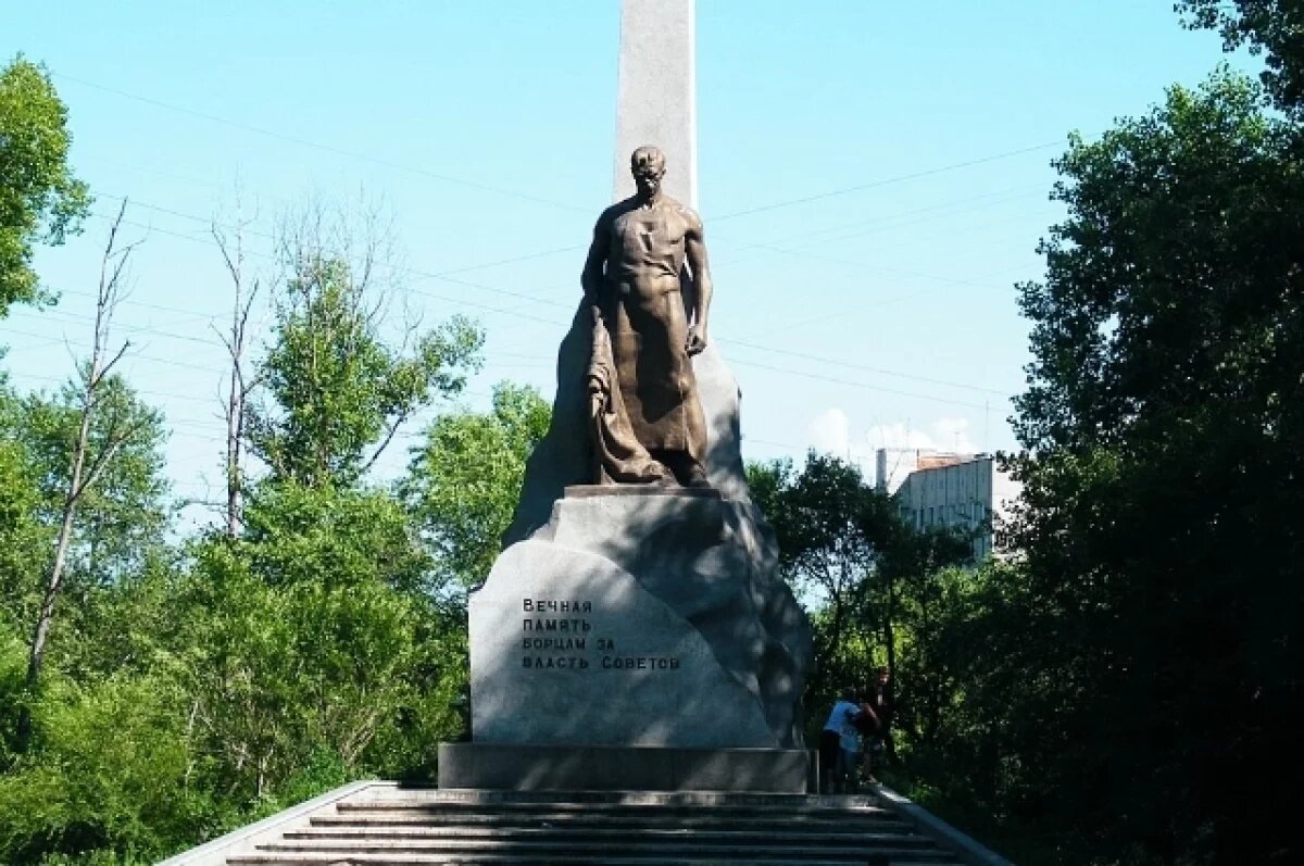    В Хабаровске провели «Урок мужества» для школьников