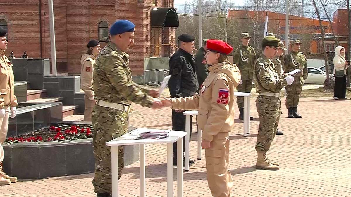    37 молодых советчан приняли юнармейскую присягу