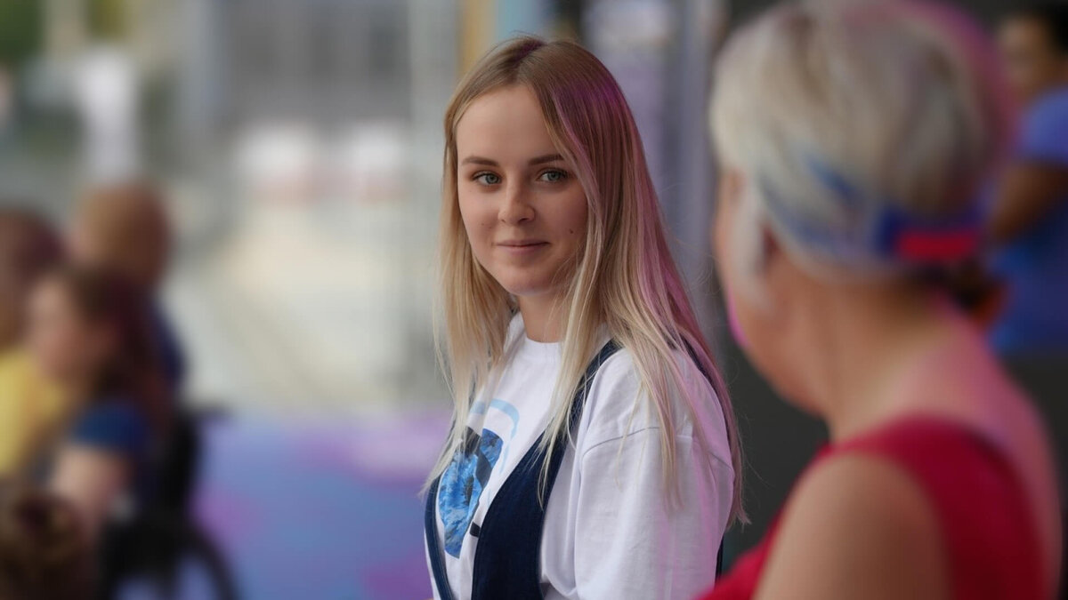    Не стыдно выйти в люди: дизайнер адаптивной одежды помогает людям с инвалидностью быть стильными